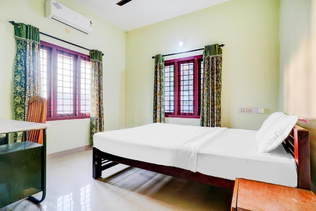 Shalom Palace Kochi Extérieur photo